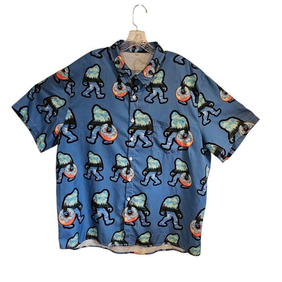 Bigfoot Sasquatch Carrying A Donut Button Up Mens 2XL Shirt  Funny Print - Picture 6 of 9